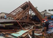 Angin Kencang Dua Rumah Roboh Di Sungai Andai Banjarmasin