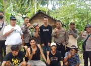 Sabran Terpancar Bahagia : Polisi Kotabaru Berikan Bantuan Bedah Rumah