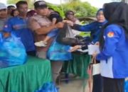 RIBUAN Paket Sembako Dibagikan Oleh Hj Hamsiah SE Anggota DPRD Fraksi PAN Tanah Bumbu