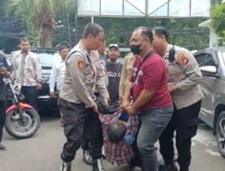 Aksi Penembakan Massa Di gedung MUI