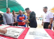 PT Indocement Tunggal Prakarsa (ITP) Tbk Plant Tarjun Memberikan Bangunan 2 Unit Los Pasar