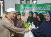 Marliana Perwakilan Pusat IPARI, Berbagi untuk Warga yang Membutuhkan
