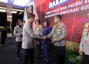 Kabid Humas dan Kasubbid Mulmed Polda Kalsel dapat Nilai Sertifikasi Kompetensi Terbaik dari Kadiv Humas Polri