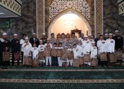 Jumat Berkah, Kapolda Kalsel Berikan Santunan Baju Muslim untuk Santri dan Anak Panti Asuhan