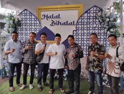Ketua Umum Dewan Adat Banjar Kasmili Hadiri Halal Bihalal di Kediaman H. Akhmad Rozanie
