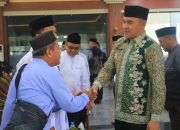 Bupati Tala Ingatkan Jamaah Kloter 9 dan 13 untuk Jaga Kekompakan di Tanah Suci