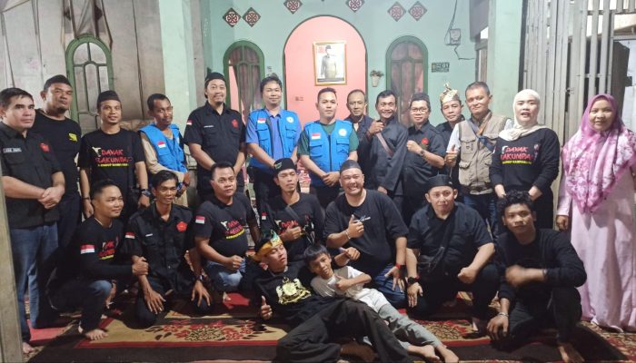 Pererat Silaturahmi Antar Ormas, Ketua SUB Banjarmasin Hadiri Adat Badudus Batapung Tawar Itah Uluh Bakumpai