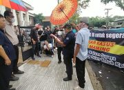 LSM PAB Demo PN Banjarmasin Minta Sidangkan HMH Agar Ada Kepastian Hukum