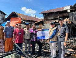 UPZ Bank Kalsel, Serahkan Bantuan Kepada Yang Terdampak Musibah Kebakaran Di Banjarmasin