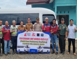 Amanah Group Serahkan Mobil Minibus Elf di Pandansari Kintap Tala