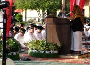 Kapolda Kalsel dan Masyarakat Shalat Idul Adha di Lapangan Mako Polda Kalsel Banjarmasin