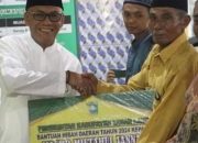 Sekda Tala Serahkan Bantuan Dana Hibah, Tiga Mesjid di Kecamatan Bajuin