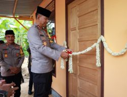 Tepat Ramadan Kapolda Kalsel Resmikan Bedah 4 Rumah Warga di Tapin Layak Huni dan Nyaman
