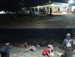 Keluarga Pagar Nusa Bersihkan Halaman Mesjid Dan Pos Polisi