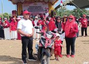 Kades Bibit Guntoro Meriahkan HUT RI ke 79 di Desa Nusa Indah dengan Jalan Sehat