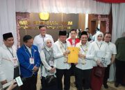 Haji Muhidin dan Hasnuryadi Resmi Mendaftar ke KPU Kalsel, Ratusan Pendukung Lantunkan Sholawat