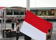 Kapolda Kalsel Berikan Penghargaan kepada 17 Personel atas Prestasi Gemilang