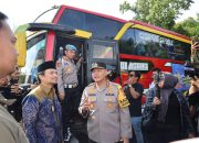 Sambut Idul Fitri 1446 H, Kapolda Kalsel Lepas 10 Armada Bus Mudik Gratis untuk Warga