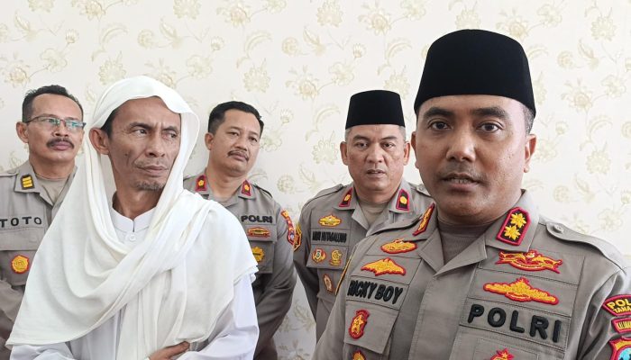 Pererat Silaturahmi dan Edukasi Santri, Kapolres Tala Sambangi Dua Ponpes
