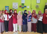 Cegah Stunting, PIKK & Srikandi PLN Asam Asam Bagi Vitamin A untuk 70 Anak