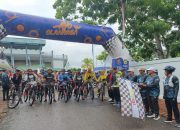 Wabup Tanah Laut Lepas Ratusan Peserta Gowes Haornas ke-42, Jalan Licin Tambah Seru