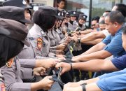 Kapolres Ricky Boy Pimpin Latihan Sispam: “Personel Harus Siap Hadapi Situasi Darurat”