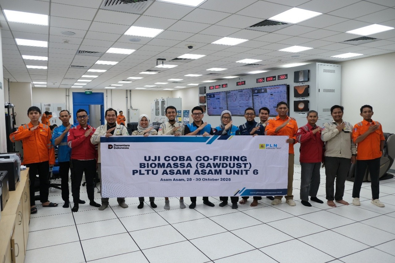 PLN Indonesia Power UBP Asam Asam Sukses Uji Coba Co-Firing Sawdust di Unit 5 & 6, Siap Percepat Transisi Energi Bersih