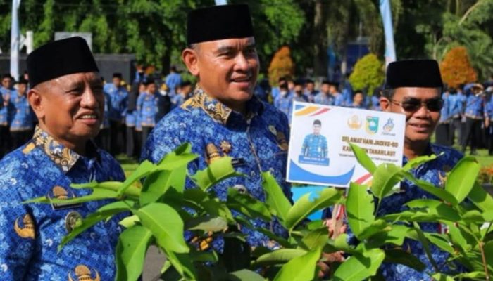 Ucapkan Hari Jadi Tala ke-60 dengan Tanaman Hidup, Bupati: Lebih Bermakna, Lebih Berkelanjutan