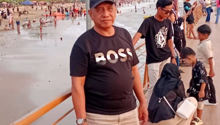 Tanpa Ajudan, Wabup Tala Blusukan ke Pantai Batakan, Pantau Lonjakan Pengunjung